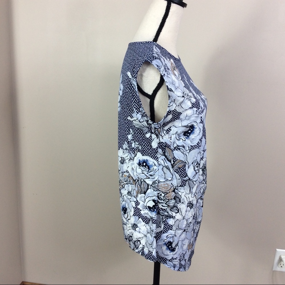 BOGO.... WHBM TOP! - Picture 3 of 6